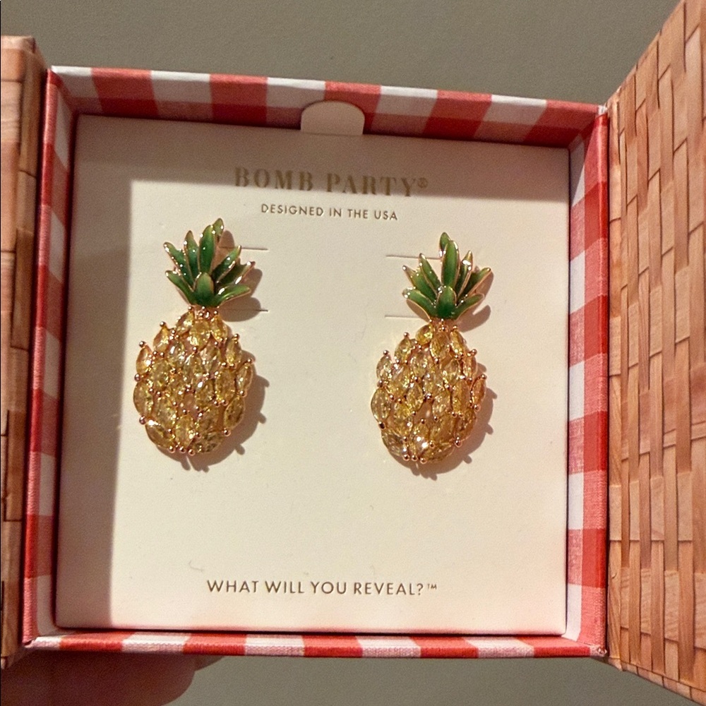 Market fresh pineapple bp earrings